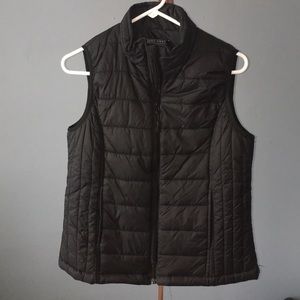 Women’s medium puffy black vest